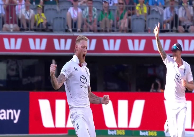 एशेज 2025-26 पर्थ टेस्ट में गेंदबाजों का दबदबा (तस्वीर क्रेडिट@CricCrazyJohns)