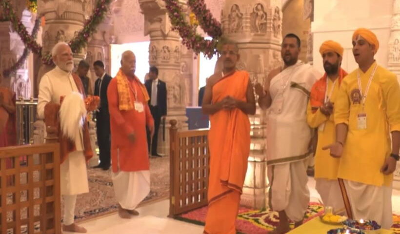 पीएम मोदी ने किया सप्तऋषियों का पूजन,रामलला दरबार में उतारी आरती (तस्वीर क्रेडिट@manji_ahir)