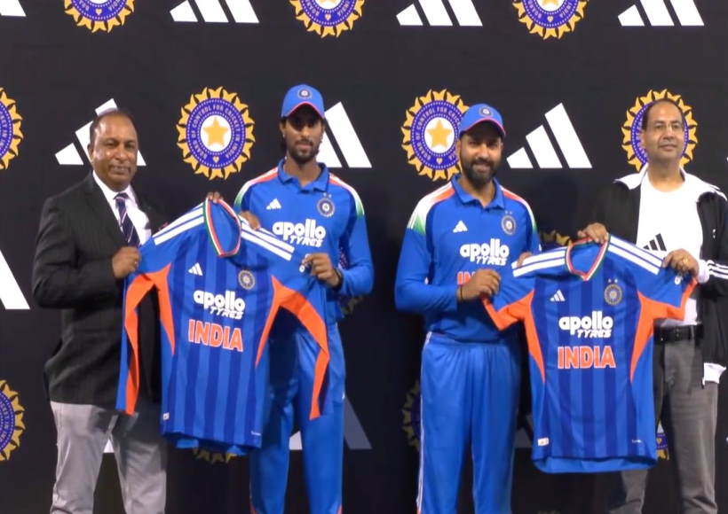 टी20 वर्ल्ड कप 2026 के लिए भारतीय टीम की नई जर्सी लॉन्च (तस्वीर क्रेडिट@RanaAhmad056)
