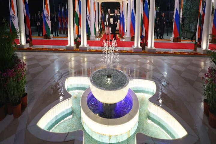 प्रधानमंत्री नरेंद्र मोदी और रूसी राष्ट्रपति व्लादिमीर पुतिन