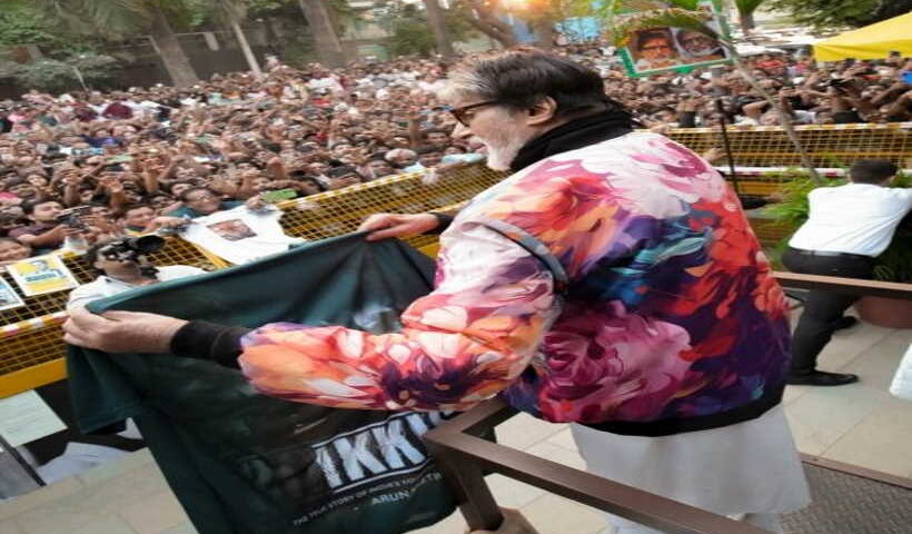 अमिताभ बच्चन ने अनोखे अंदाज में किया ‘इक्कीस’ की नई रिलीज डेट का ऐलान (तस्वीर क्रेडिट@SrBachchan)