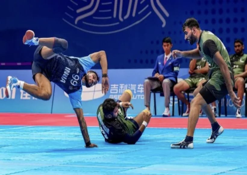 बहरीन में अंतर्राष्ट्रीय क्लब स्तर के कबड्डी टूर्नामेंट पाकिस्तानी कबड्डी खिलाड़ी उबैदुल्लाह राजपूत के भारतीय जर्सी पहनने पर विवाद (तस्वीर क्रेडिट@gullypoint_)