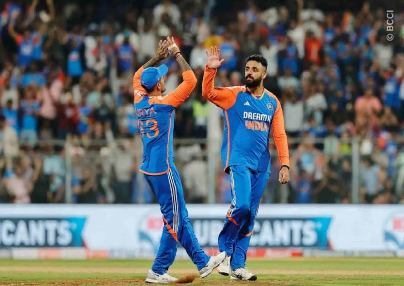 वरुण चक्रवर्ती (तस्वीर क्रेडिट@CricCrazyJohns)