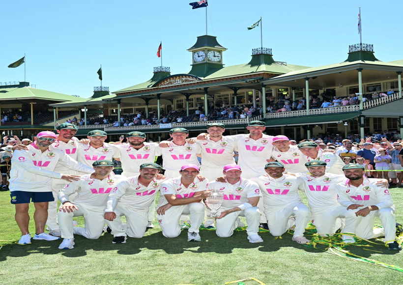 सिडनी टेस्ट में जीत के साथ एशेज पर ऑस्ट्रेलिया का कब्जा (तस्वीर क्रेडिट@Dubeyjilive)