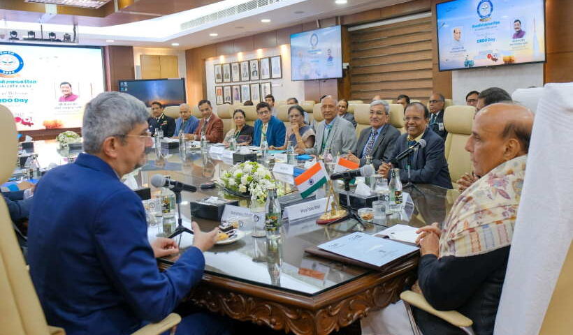 रक्षा मंत्री राजनाथ सिंह ने डीआरडीओ के 68वें स्थापना दिवस पर वैज्ञानिकों की ‘उत्कृष्टता’ को सराहा(तस्वीर क्रेडिट@rajnathsingh)