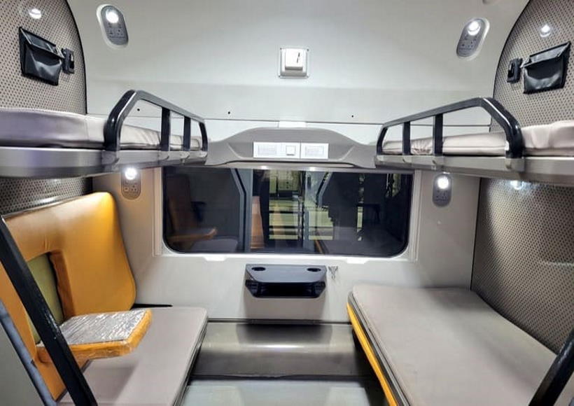 वंदे भारत स्लीपर ट्रेन (तस्वीर क्रेडिट@alwar_junction)