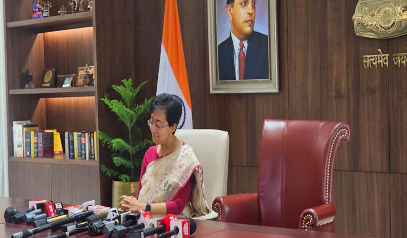 आतिशी (तस्वीर क्रेडिट@rameshbidhuri)