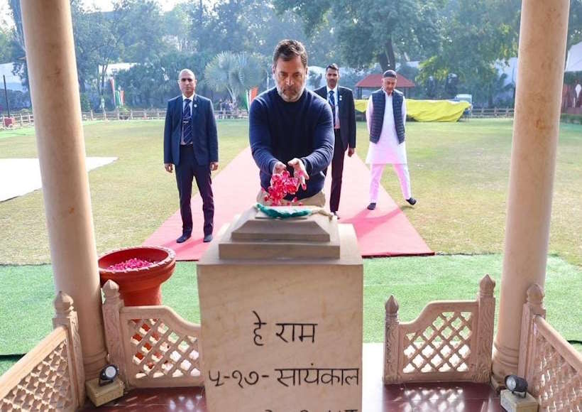 महात्मा गांधी की पुण्यतिथि पर कांग्रेस नेताओं की भावभीनी श्रद्धांजलि (तस्वीर क्रेडिट@INCIndia)