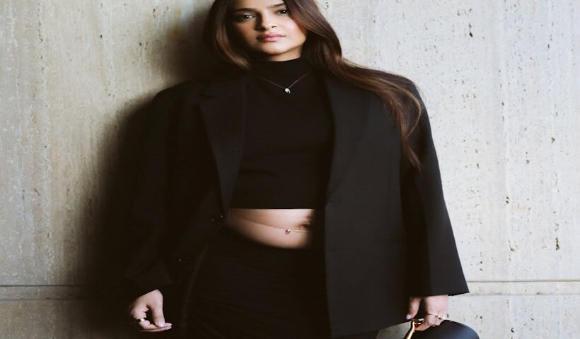 सोनम कपूर (तस्वीर क्रेडिट@MissMalini)