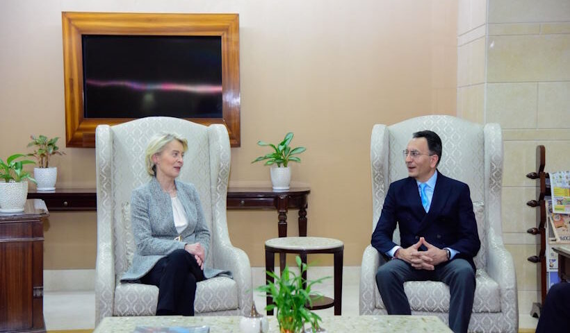 यूरोपियन कमीशन की अध्यक्ष उर्सुला वॉन डेर लेयेन और केंद्रीय मंत्री जितिन प्रसाद (तस्वीर क्रेडिट@ShaanUnfiltered)