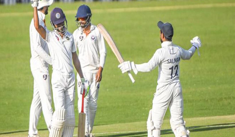 रणजी ट्रॉफी में जम्मू-कश्मीर ने पहली बार फाइनल में बनाई जगह (तस्वीर क्रेडिट@ShashiTharoor)