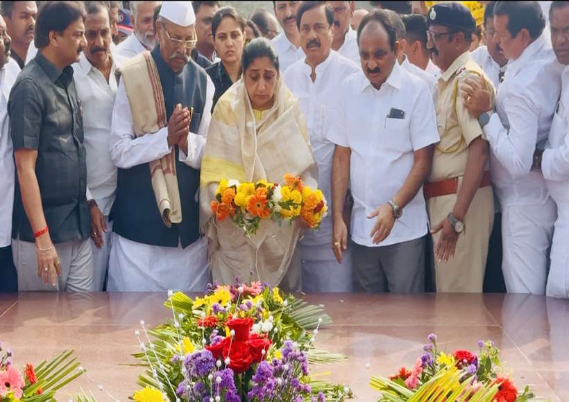 यशवंतराव चव्हाण की विरासत की नई वाहक बनीं सुनेत्रा पवार (तस्वीर क्रेडिट@MahaDGIPR)