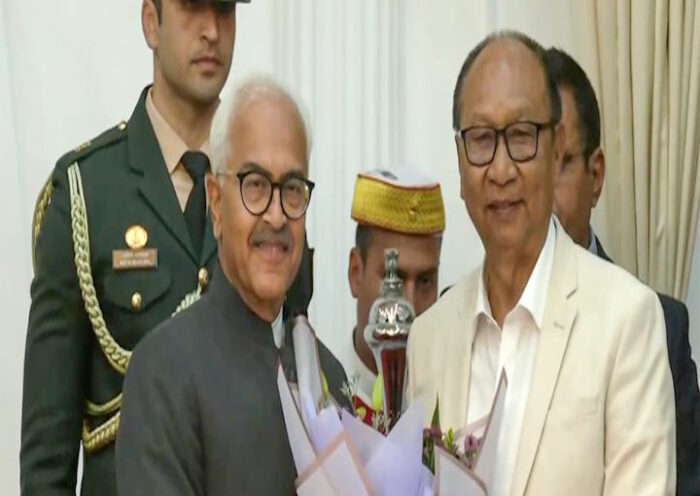 युमनाम खेमचंद सिंह ने ली मणिपुर के सीएम पद की शपथ (तस्वीर क्रेडिट@airnewsalerts)