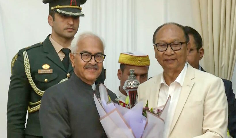 युमनाम खेमचंद सिंह ने ली मणिपुर के सीएम पद की शपथ (तस्वीर क्रेडिट@airnewsalerts)