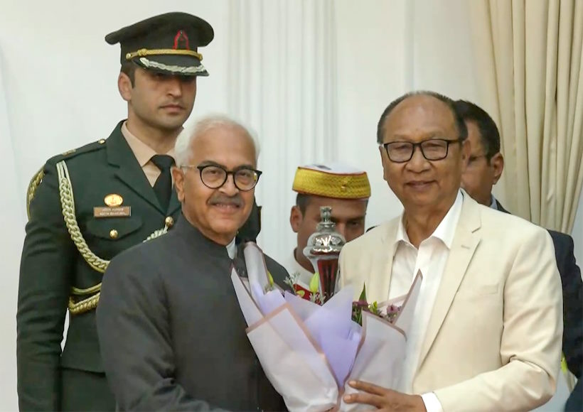 युमनाम खेमचंद सिंह ने ली मणिपुर के सीएम पद की शपथ (तस्वीर क्रेडिट@airnewsalerts)