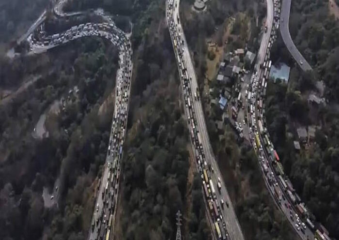 मुंबई-पुणे एक्सप्रेसवे (तस्वीर क्रेडिट@jsuryareddy)