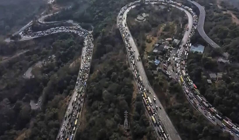 मुंबई-पुणे एक्सप्रेसवे (तस्वीर क्रेडिट@jsuryareddy)