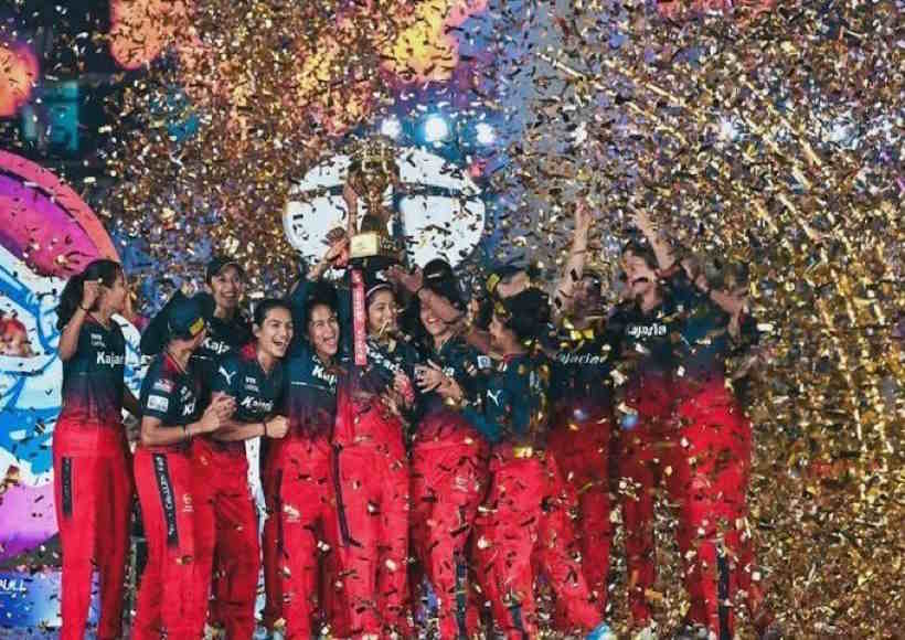 स्मृति मंधाना की कप्तानी में आरसीबी ने रचा इतिहास (तस्वीर क्रेडिट@vannumeena0)