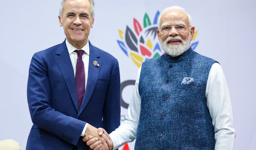 कनाडा के प्रधानमंत्री मार्क कार्नी और प्रधानमंत्री नरेंद्र मोदी (तस्वीर क्रेडिट@GunstPhilip)