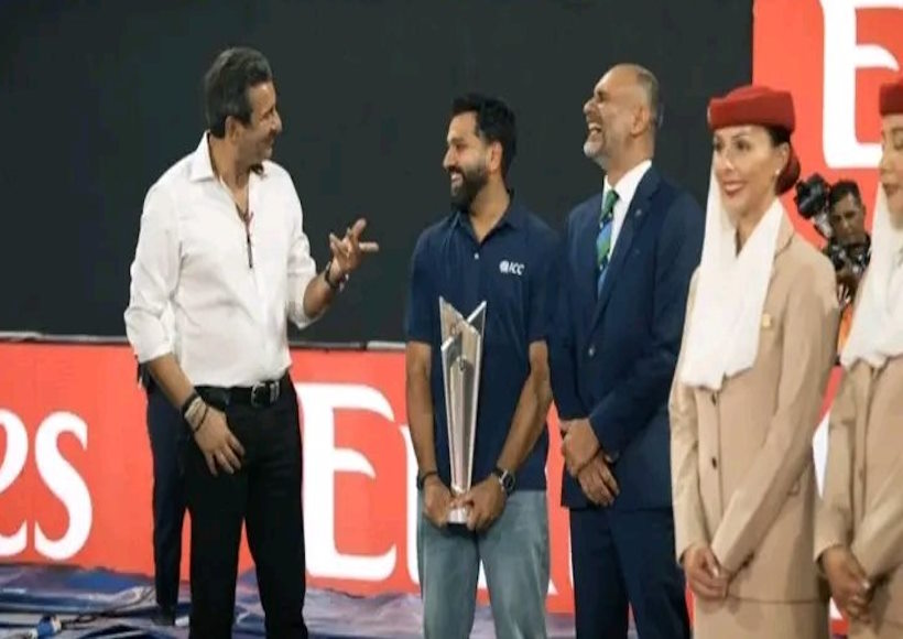 भारत-पाक मुकाबले से पहले रोहित शर्मा और वसीम अकरम की गर्मजोशी ने जीता दिल (तस्वीर क्रेडिट@luxesdive_2)