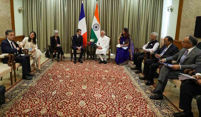 प्रधानमंत्री मोदी और फ्रांस के राष्ट्रपति इमैनुएल मैक्रों (तस्वीर क्रेडिट@MEAIndia)