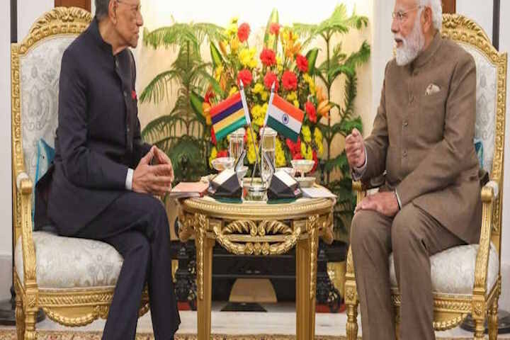 प्रधानमंत्री नरेंद्र मोदी और मॉरीशस के प्रधानमंत्री डॉ नवीनचंद्र रामगुलाम (तस्वीर क्रेडिट@narendramodi)