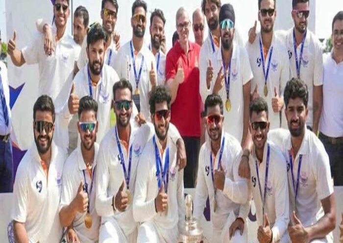 जम्मू-कश्मीर ने रचा इतिहास,पहली बार जीती रणजी ट्रॉफी (तस्वीर क्रेडिट@DrVeeri)
