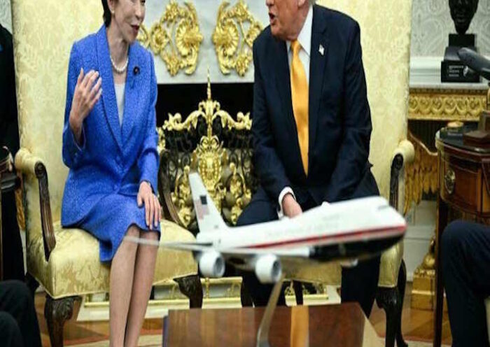 अमेरिकी राष्ट्रपति डोनाल्ड ट्रंप और जापान की प्रधानमंत्री सानाए ताकाइची (तस्वीर क्रेडिट@zetacompa)