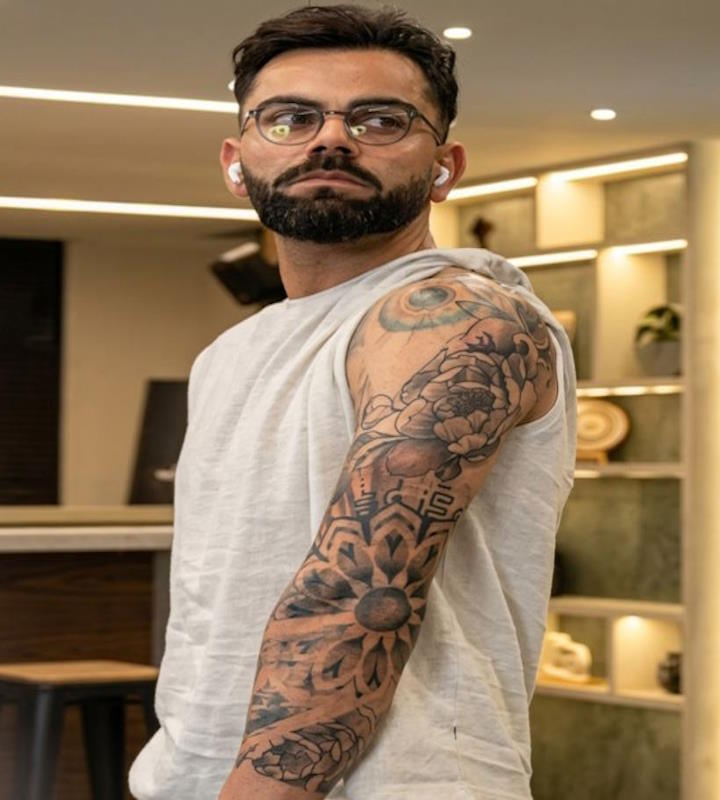 विराट कोहली का नया टैटू बना चर्चा का विषय (तस्वीर क्रेडिट@rabiyask2021)