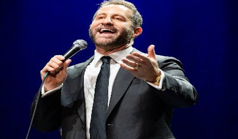 प्रसिद्ध कॉमेडियन मोर्दकै रोसेनफेल्ड (तस्वीर क्रेडिट@RabbiPoupko)