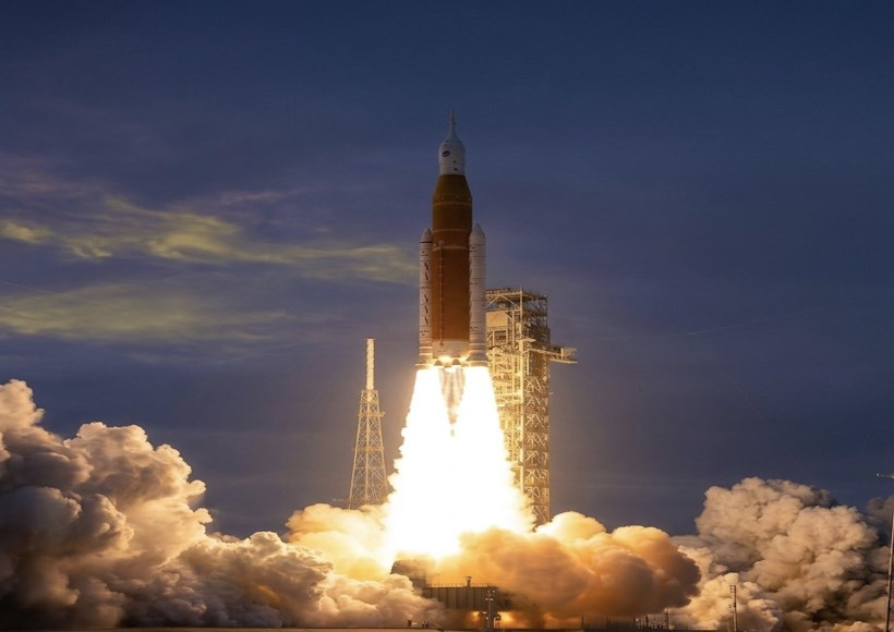 आर्टेमिस II मिशन सफलतापूर्वक लॉन्च (तस्वीर क्रेडिट@thestellaraxis)