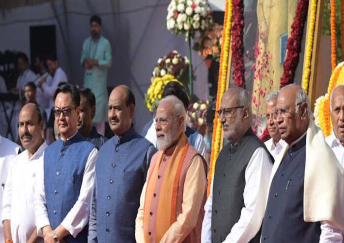 अंबेडकर जयंती पर संसद में श्रद्धांजलि (तस्वीर क्रेडिट@Shekharyadav02)