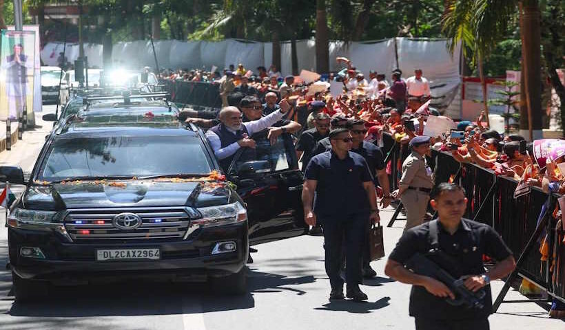 सहारनपुर में पीएम मोदी का भव्य रोड शो (तस्वीर क्रेडिट@Reetesh777)