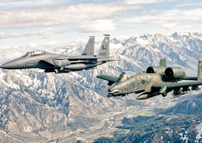 ईरान ने एफ15 के बाद अमेरिका के ए10 युद्धक विमान को भी मार गिराया (तस्वीर क्रेडिट@niranjanvoice)