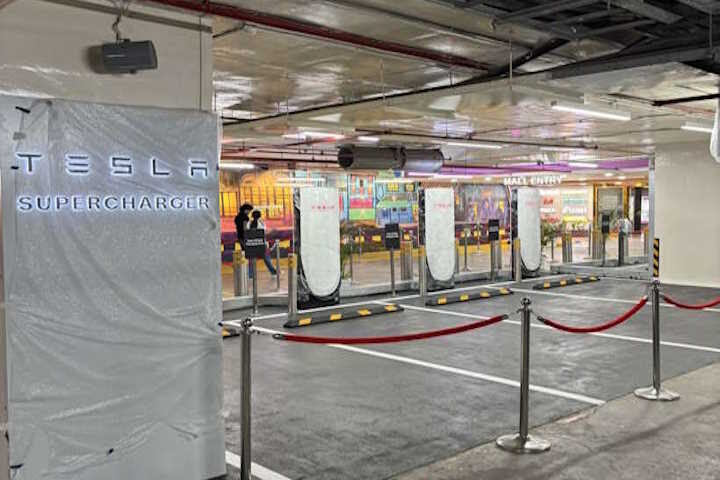 नवी मुंबई में टेस्ला का पहला इन-मॉल चार्जिंग स्टेशन शुरू (तस्वीर क्रेडिट@dtrancemaniac)