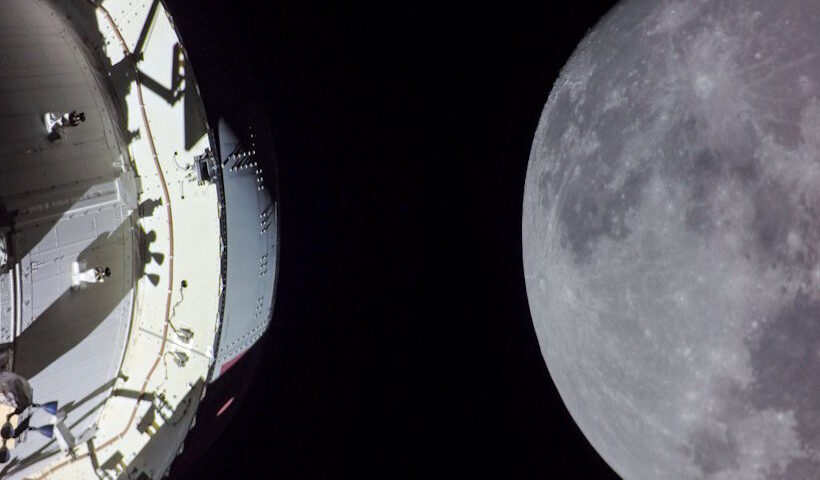आर्टेमिस-II मिशन में अंतरिक्ष यात्रियों ने देखा चांद का अनोखा रूप (तस्वीर क्रेडिट@spacewithhaya)