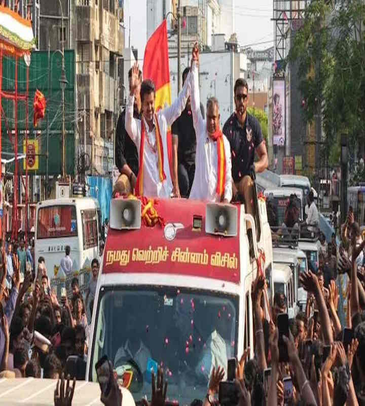 चेन्नई में रोड शो को लेकर विजय पर मामला दर्ज (तस्वीर क्रेडिट@PicxelPrakash)