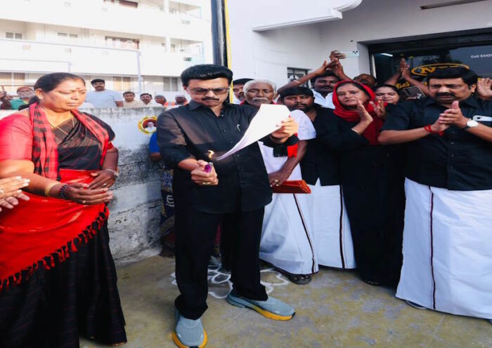 एमके स्टालिन ने परिसीमन प्रस्ताव की प्रति जलाई (तस्वीर क्रेडिट@ChekrishnaCk)