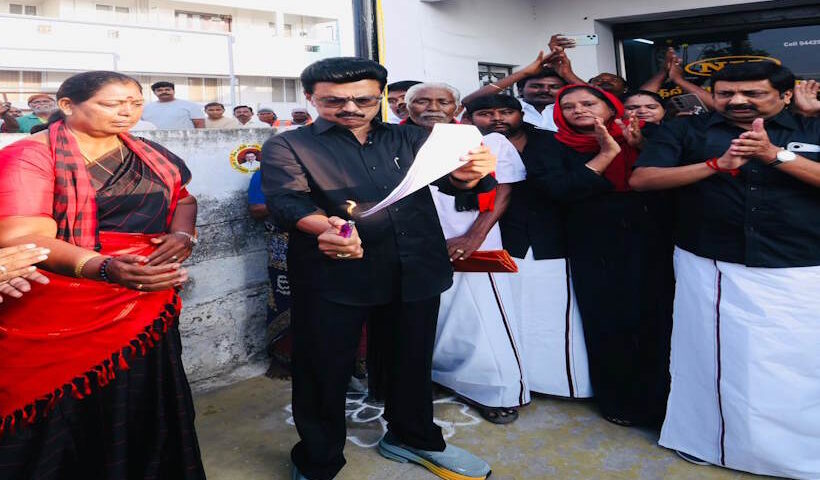 एमके स्टालिन ने परिसीमन प्रस्ताव की प्रति जलाई (तस्वीर क्रेडिट@ChekrishnaCk)