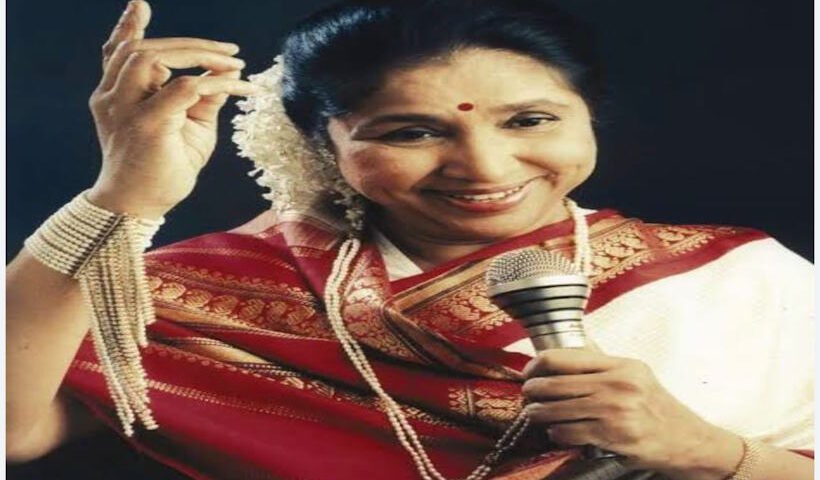 आशा भोसले (तस्वीर क्रेडिट@PiyushGoyal)