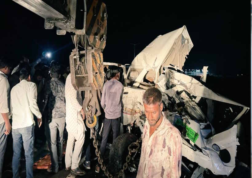 मध्य प्रदेश के धार में भीषण सड़क हादसा (तस्वीर क्रेडिट@MPArunYadav)