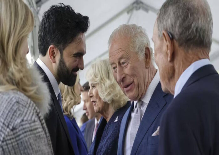 न्यूयॉर्क मेयर जोहरान ममदानी ने किंग चार्ल्स से कोहिनूर लौटाने की उठाई माँग (तस्वीर क्रेडिट@GlobaLiesUpdate)