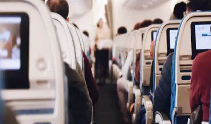 एयरलाइन कंपनियों के विरोध के बाद सरकार ने 60% मुफ्त सीट चयन नियम को फिलहाल रोक दिया