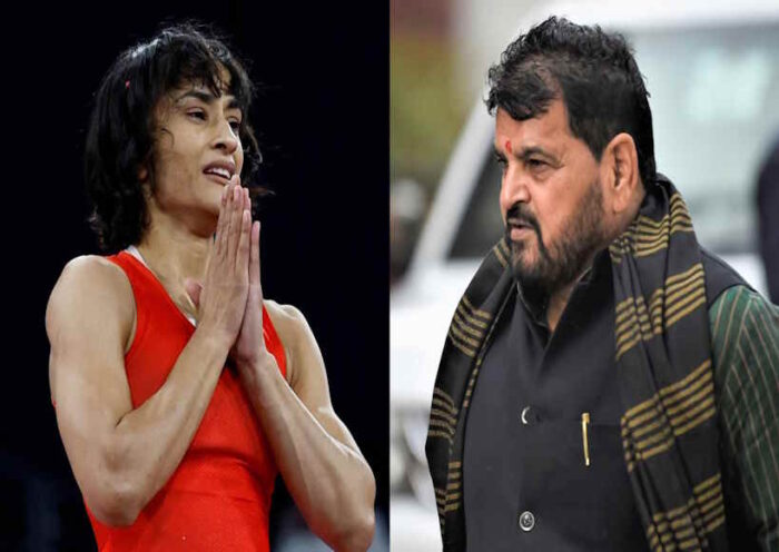 विनेश फोगाट और पूर्व कुश्ती महासंघ अध्यक्ष बृज भूषण शरण सिंह (तस्वीर क्रेडिट@Gurdayal_1984)