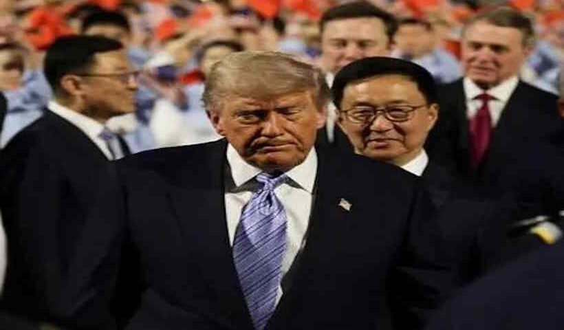 डोनाल्ड ट्रंप के साथ एयर फोर्स वन में सवार होकर बीजिंग पहुँचे एलन मस्क (तस्वीर क्रेडिट@pcpantt)