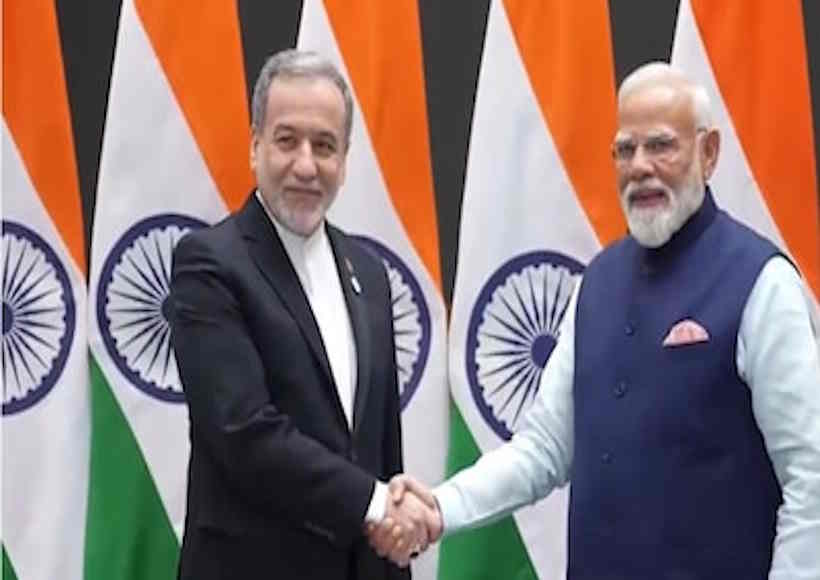 ब्रिक्स सम्मेलन में पीएम मोदी से मिले ईरान के विदेश मंत्री अराघची (तस्वीर क्रेडिट@awesh29)