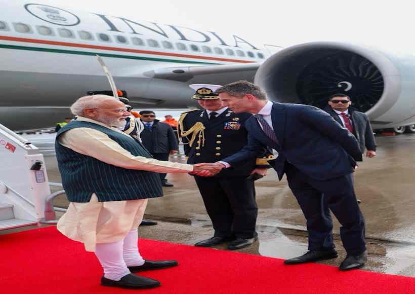 नीदरलैंड पहुँचे प्रधानमंत्री मोदी (तस्वीर क्रेडिट@AIRNewsHindi)