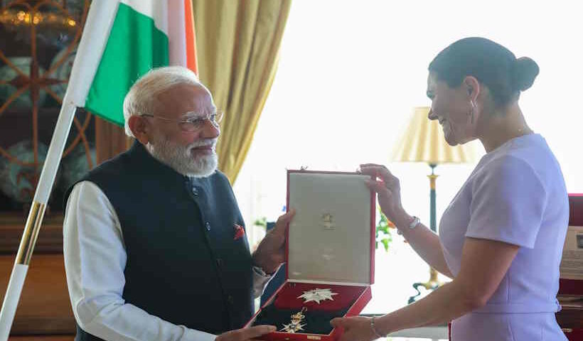 स्वीडन के सर्वोच्च सम्मानों में शामिल ‘रॉयल ऑर्डर ऑफ द पोलर स्टार’ से सम्मानित हुए प्रधानमंत्री नरेंद्र मोदी (तस्वीर क्रेडिट@arjunrammeghwal)