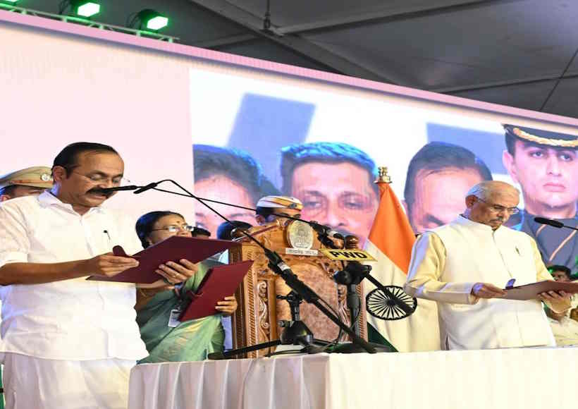 वीडी सतीशन ने मुख्यमंत्री पद की शपथ ली (तस्वीर क्रेडिट@rajendraarlekar)