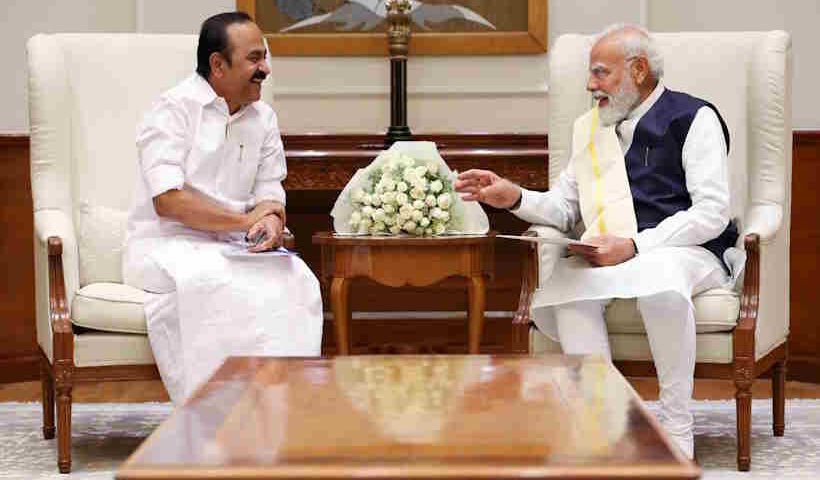 प्रधानमंत्री नरेंद्र मोदी और केरल के मुख्यमंत्री वीडी सतीशन (तस्वीर क्रेडिट@sengarlive)